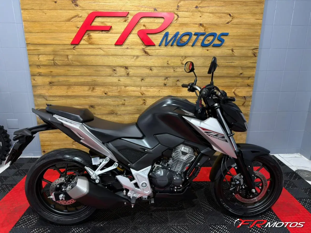 CB 300F TWISTER CBS